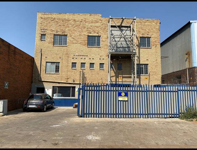 800M² WAREHOUSE FOR SALE IN DRIEHOEK